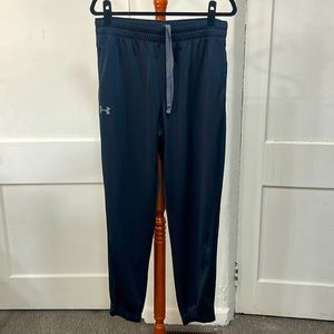 Men’s size large Under Armor jogger pants with pockets and drawstring.
